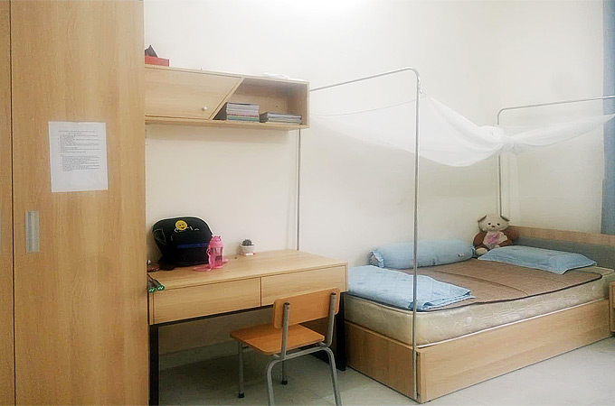 Each bedroom has two children, and each child has their own study space.